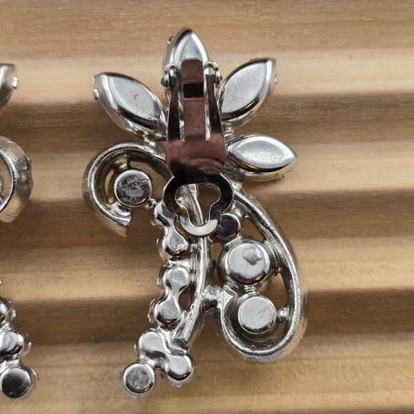 Vintage Juliana D&E Rhinestone 2" Clip-On Earrings Floral Design Statement READ - Picture 10 of 10